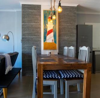 Big Bay Apartment | Azure 25