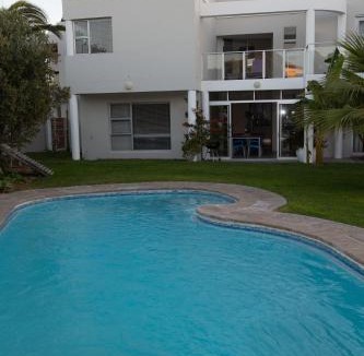 Sunset Beach Apartment | Lamabeach city farm