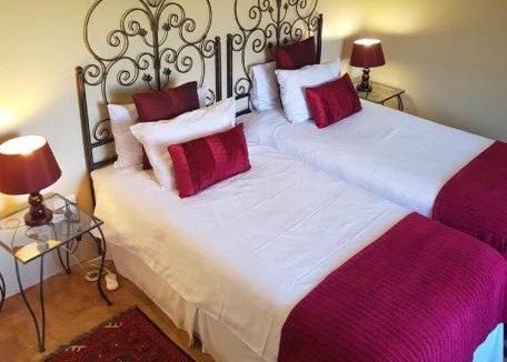 Okhahlamba Hotel | River Crossing