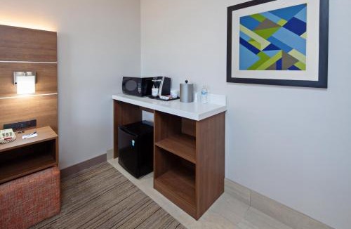 Escondido Hotel | Holiday Inn Express Hotel & Suites San Diego-Escondido by IHG