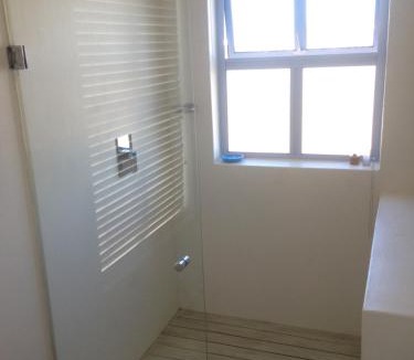 Calypso Beach House | PERFECT 10 - 10 to 14 Sleeper Luxury Holiday Home Breakage Deposit of R2500 per Weekend Lease