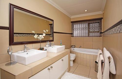 Woodmead House | 18 Plymouth Place