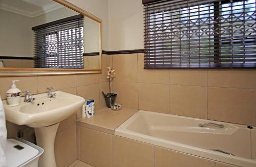 Woodmead House | 18 Plymouth Place