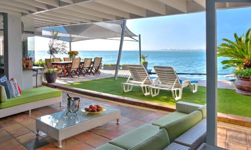 Gordons Bay Central Apartment | 185 on BEACH Boutique Suites