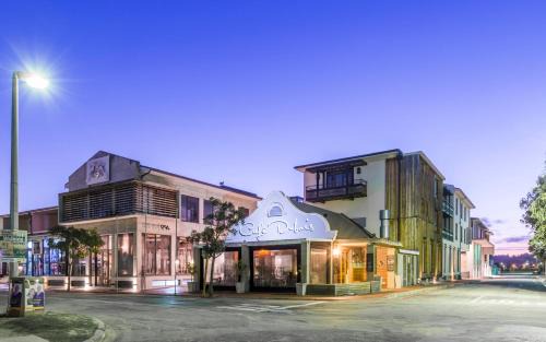 Knysna Central Hotel | aha The Rex Hotel