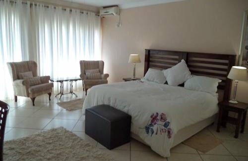 Akasia House | Heatherdale Guesthouse & Shuttle Services
