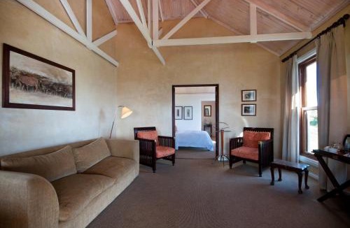 Paterson Cabin | Leeuwenbosch Shearers Lodge - Amakhala Game Reserve