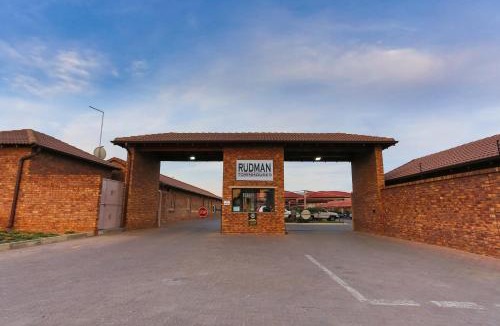 Boksburg Apartment | Rudman Townhouses Self-catering Accommodation