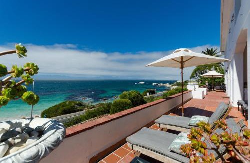 Froggy Farm Hotel | Whale View Manor & Spa