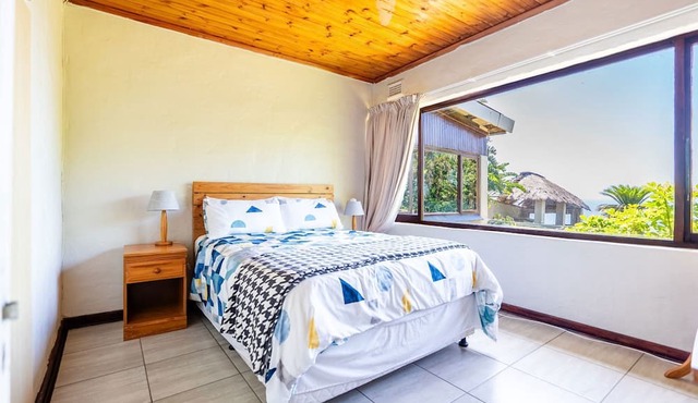 Hilltop Hideaway in eMdloti