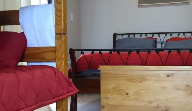 Immaculate 2-bed Garden Cottage in Beaufort West in Beaufort West