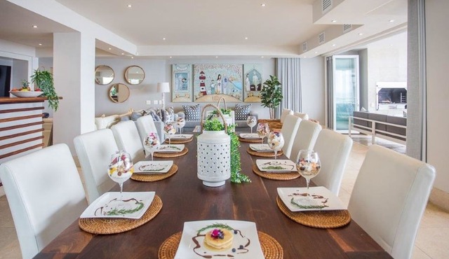 Charming Room in a Seafront Villa With its own Kitchen and Lounge in Herolds Bay