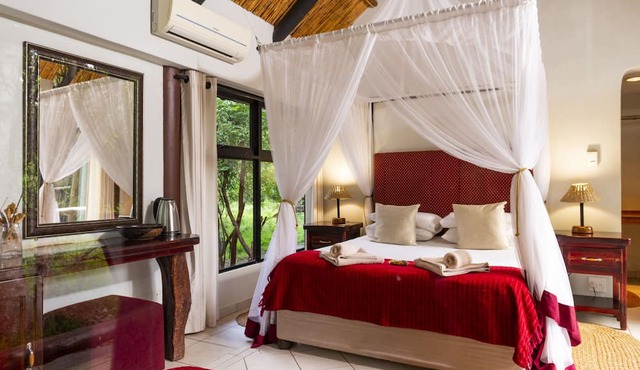 Leopard Walk Lodge in Hluhluwe