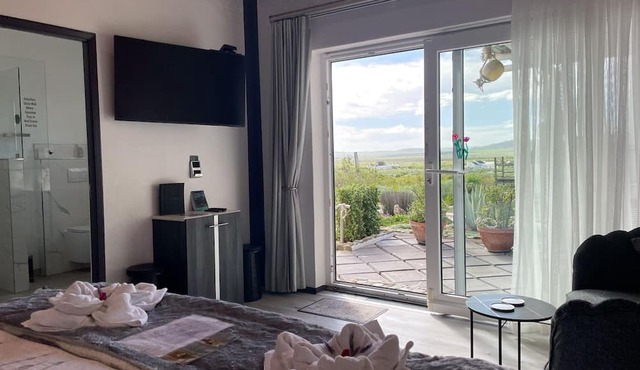 Farr Out Guesthouse in Paternoster