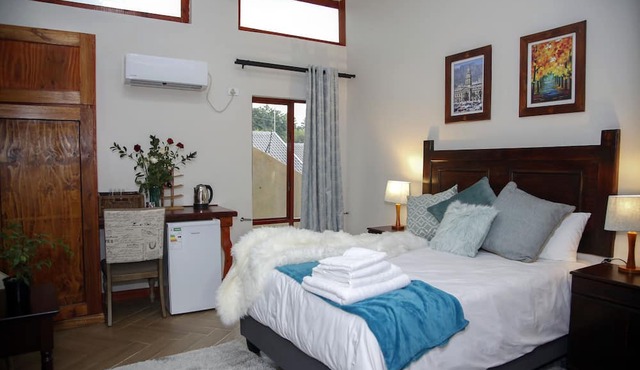 Travetel OR Tambo Airport Hotel in Kempton Park