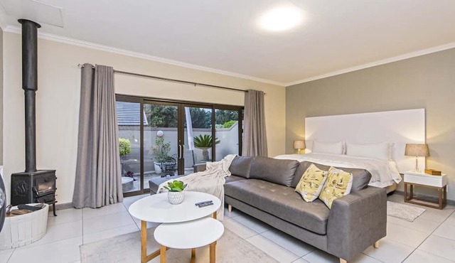 Dunton Guest House in Sandton