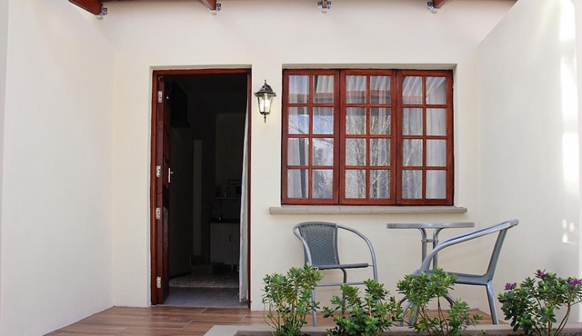 Belle Vue Bed and Breakfast in Komani