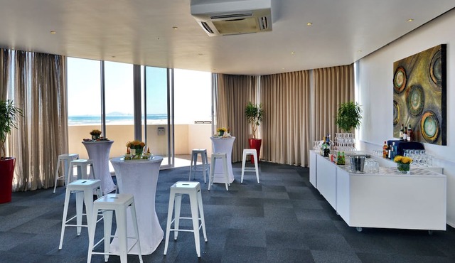 Lagoon Beach Hotel & Spa in Cape Town