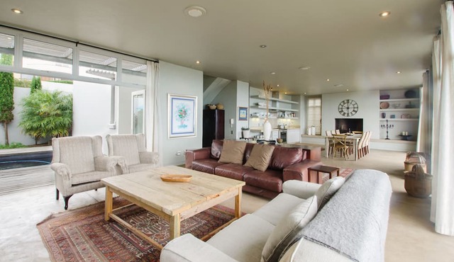 10 Elf Beach House in Glentana