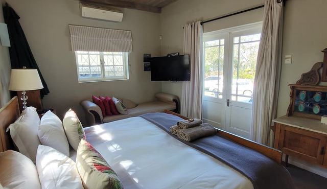 AppleBee Guest Cottages in Makhanda