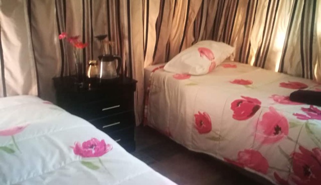 Naisar Royal White Apartment in Germiston