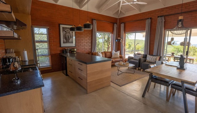 Rockfig Lodge Madikwe in Ramotshere Moiloa