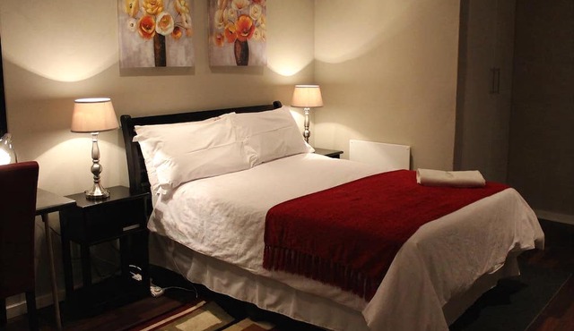 Tranquil House B&B @ 10 Berry St in Komani