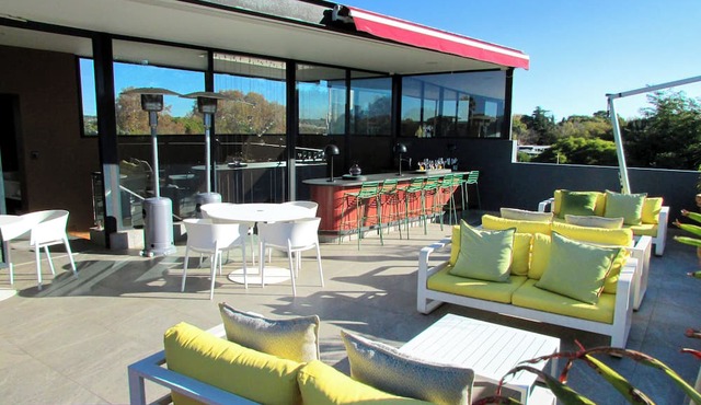 Home Suite Hotels Rosebank in Johannesburg