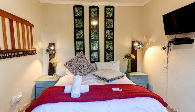 Strand Guesthouse - Hostel in Cape Town
