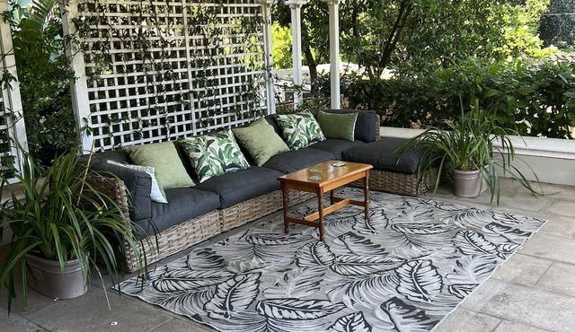 RIVERTON RETREAT, RONDEBOSCH l . .. . . . .. in Cape Town
