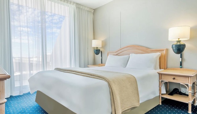 Dolphin Beach Hotel