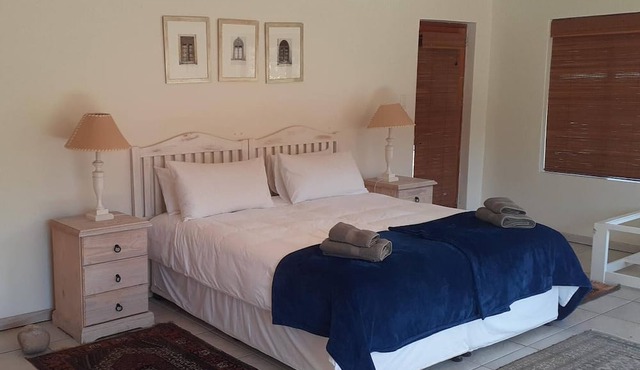Barton Plover Villa Near Hermanus - Pool & Hot Tub in Bot River