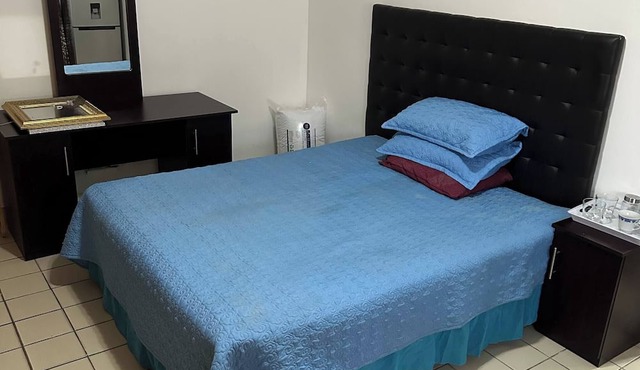 Spacious Room and Lounge to let in Queensburgh
