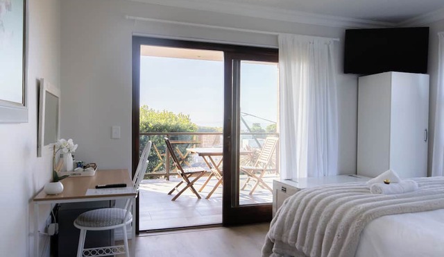 White Shark Guest House in Kleinbaai
