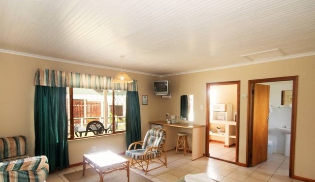 Pine Lodge Resort in Gqeberha (Port Elizabeth)