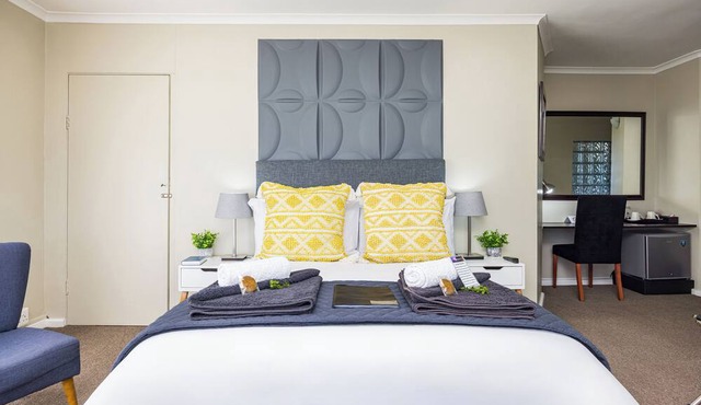 Plattekloof Premium Lodge in Cape Town