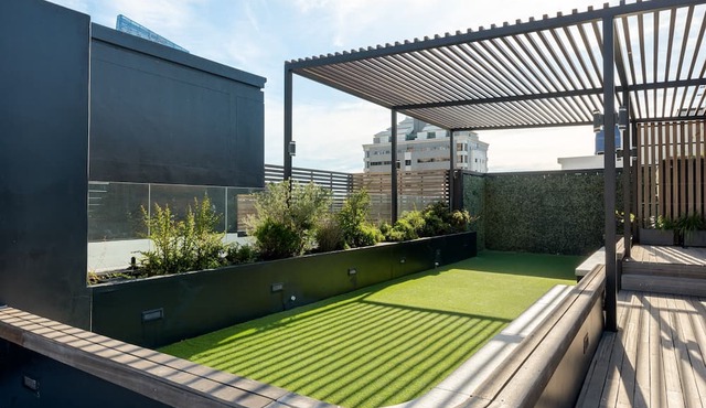 Modern Living In Heart of CBD Wifi Pool in Cape Town