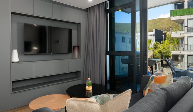 Comfort at The Avant with Pool and Braai @ Sea Point in Cape Town