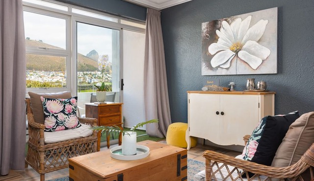 Mouille Point Studio with Breathtaking Views