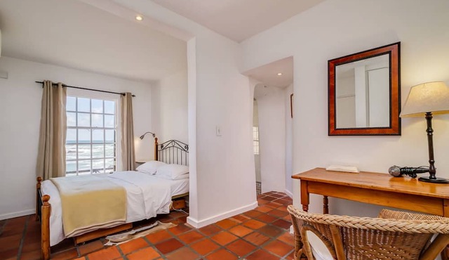 Camps Bay Holiday Apartment w Private Pool CBT Palm Suite in Cape Town