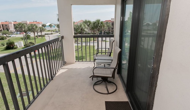 Ocean Village Club A-36, 1 bedroom, sleeps 5, Heated Pool, Pet Friendly, Wi-Fi in St. Augustine