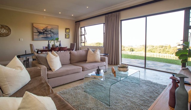 Beautiful spacious Apartment with stunning sea views and centrally located. in Durban North