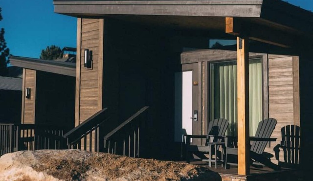 Quiet Escape Near Lakes, Hiking & Skiing at Mammoth Mountain, 2 Serene Units in Mammoth Lakes