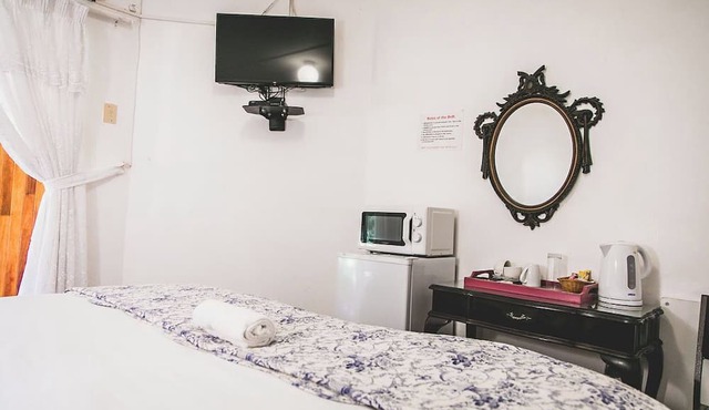 We are a modern,upmarket,spacious,AA Recommended. 3 star accommodation. in Komani