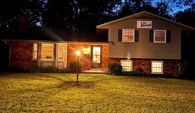 4-bedroom, 2 1/2 bathroom house in Oxford at the Miami University Campus! in Oxford