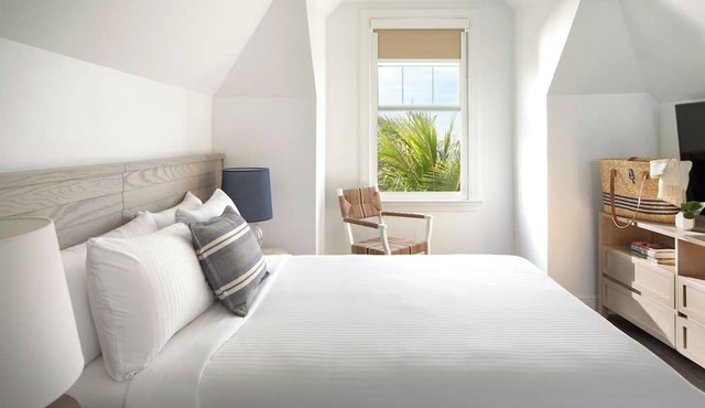 Chic Key West Retreat | Outdoor Pool| Pet Friendly | Near Key West Aquarium in Key West