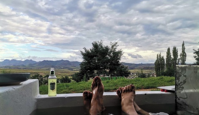 Romantic Glamping Getaway with Private Hot Tub in Clarens in Clarens