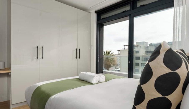 The Sage - Modern Studio in Vibrant Sea Point in Cape Town