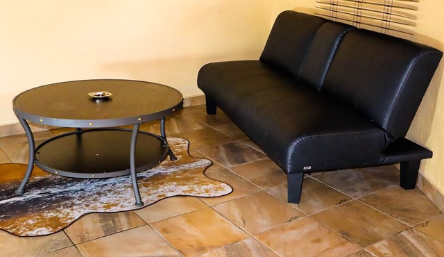 Self Catering Chalets - Manyeleti in Manyeleti