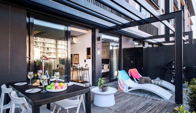 Contemporary & Charming Apartment The Urban Edge